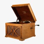 His Master’s Voice Model 130 Gramofon | 3345 Records